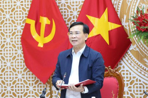 Ủy viên Ban Chấp hành Trung ương Đảng, Phó Bí thư Tỉnh ủy, Chủ tịch UBND tỉnh Lâm Đồng Hồ Văn Mười yêu cầu cơ quan thuế, hải quan, các đơn vị liên quan nghiên cứu, tính toán các giải pháp tăng thu đối với hoạt động xuất, nhập khẩu