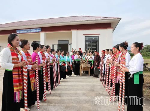 Việc duy trì các Câu lạc bộ văn hóa dân tộc vừa góp phần gìn giữ bản sắc văn hóa, vừa nâng cao đời sống tinh thần cho người dân.