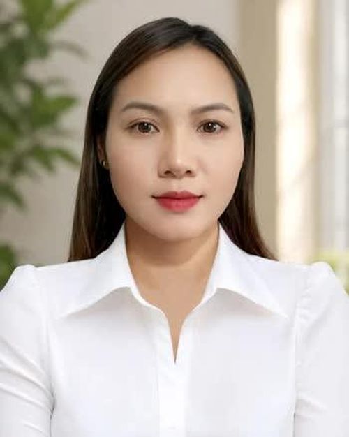 Cô giáo Hoàng Thị Hiền Hiệu trưởng Trường Mầm non Pải Lủng, xã Đồng Văn