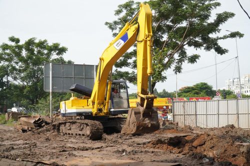 Theo Tổng Công ty Xây dựng số 1 - CTCP (CC1), nhà thầu thi công, sản lượng đạt khoảng 64% kế hoạch. CC1 đang huy động tối đa nhân lực, máy móc, thiết bị để đẩy nhanh tiến độ. Cùng với sự chỉ đạo sát sao của chủ đầu tư và việc tư vấn giám sát thường xuyên bám sát công trường, các đơn vị đang nỗ lực đưa dự án về đích sớm hơn kế hoạch, với mục tiêu hoàn thành vào cuối năm 2026.