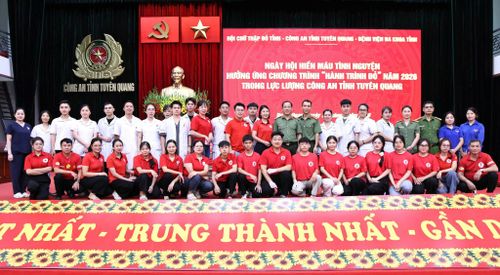 Ngày hội thu hút đông đảo cán bộ chiến sĩ đăng ký tham gia