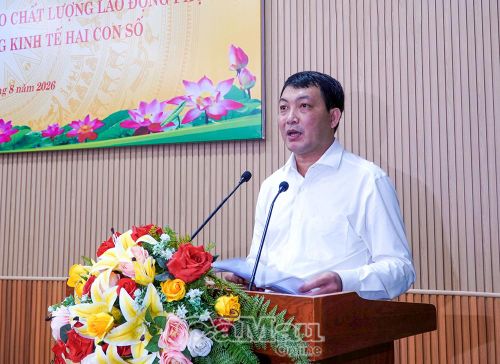 Giám đốc Sở Nội vụ Nguyễn Minh Nhứt thông tin về thực trạng nguồn lao động trên địa bàn tỉnh.