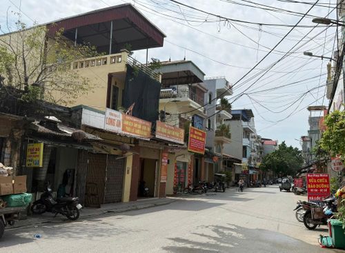 106 hộ dân thôn Tiền Phong đang lo lắng và băn khoăn về phương án phải nộp tiền sử dụng đất theo đơn giá của năm 2026 để được cấp "sổ đỏ". Ảnh: PV