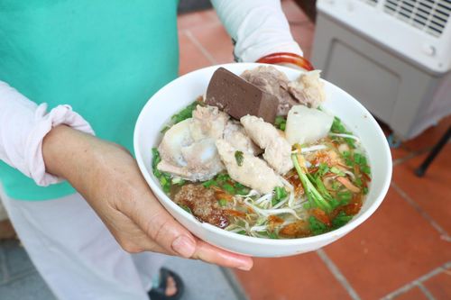  Phần ăn 30.000 đồng tại quán hủ tiếu. 