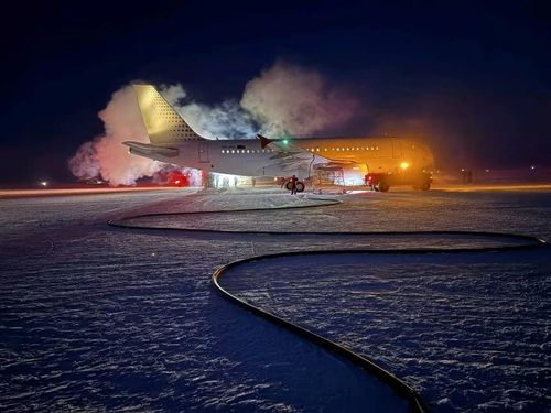 Chiếc máy bay chuyên dụng Airbus A319 của Skytraders, mang số hiệu “Snowbird 1”, đã giải cứu một công dân Mỹ tại ga McMurdo. Ảnh: Skytraders.