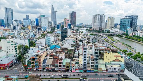  Toàn cảnh khu Chợ Gà - Gạo (phường Bến Thành) nằm trong khu vực giới hạn bởi các tuyến đường Nguyễn Thái Học, Võ Văn Kiệt, Yersin và hẻm 3 Yersin cũng sẽ được chỉnh trang. Ảnh: Quỳnh Danh. 