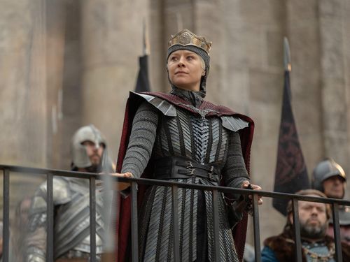  Rhaenyra dần trở nên tha hóa.