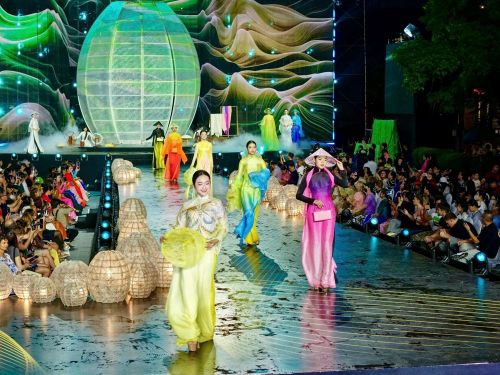 Lễ hội Áo dài TP.HCM 2026. Ảnh: KIENGCAN