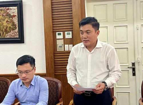 Đồng chí Nguyễn Hữu Ngọc, tân Chính trị viên phó, Ban CHQS Bộ VHTTDL báo cáo kết quả thực hiện công tác quốc phòng, quân sự của Bộ VHTTDL từ tháng 7.2025 đến nay