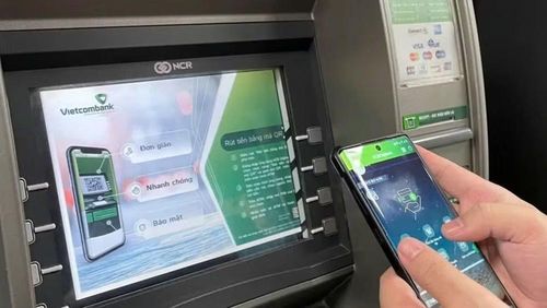 Nhiều ngân hàng đã triển khai các giải pháp xác thực sinh trắc học như: khuôn mặt, vân tay, giọng nói... để tăng cường bảo mật.