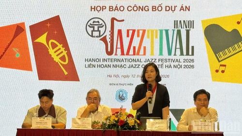Phó Giám đốc Sở Văn hóa, Thể thao và Du lịch Hà Nội Lê Thị Ánh Mai công bố các hoạt động tại Liên hoan nhạc Jazz quốc tế Hà Nội năm 2026.