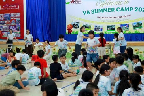 Học sinh tích cực tham gia các hoạt động trải nghiệm dịp hè tại Trường Phổ thông Việt Mỹ Cần Thơ. Ảnh: NTCC.