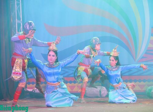 Hiện nay, nghệ thuật Dù kê đang bị mai một và đối mặt với nhiều nguy cơ mất dần trong cộng đồng người Khmer. Ảnh: Mỹ Xuyên