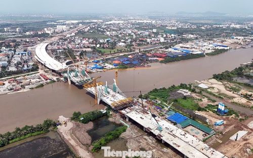 Dự án tuyến đường vành đai 2 (đoạn Tân Vũ - Hưng Đạo - Bùi Viện) là một trong những án giao thông cấp đặc biệt, được UBND thành phố Hải Phòng khởi công từ tháng 3/2025. Tuyến đường có tổng chiều dài 11km, được đầu tư hơn 8.500 tỷ đồng từ ngân sách địa phương.