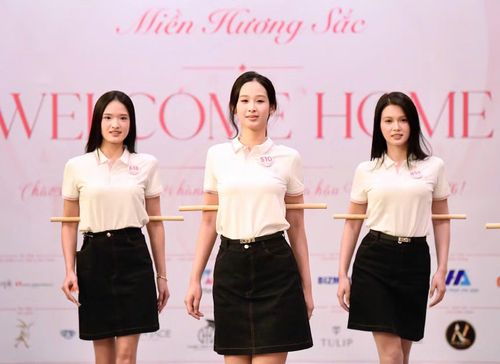 Những kỹ năng này có thể tạo khác biệt khi thí sinh xuất hiện trên sân khấu. Các bài tập giúp thí sinh kiểm soát ánh mắt, vai, cánh tay và tăng khả năng làm chủ cơ thể.