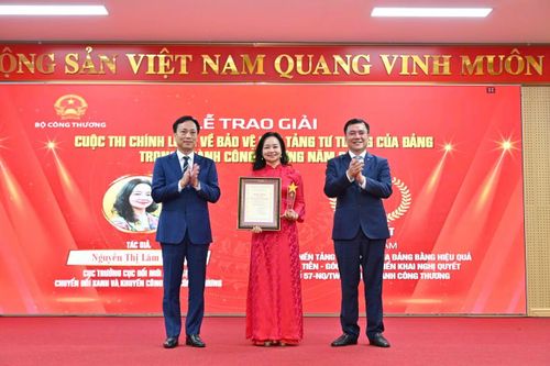 Giải Nhất thuộc về tác phẩm “Bảo vệ nền tảng tư tưởng của Đảng bằng hiệu quả thực tiễn - góc nhìn từ triển khai Nghị quyết số 57-NQ/TW trong ngành Công Thương” của tác giả Nguyễn Thị Lâm Giang, Cục trưởng Cục Đổi mới sáng tạo, Chuyển đổi xanh và Khuyến công, Bộ Công Thương