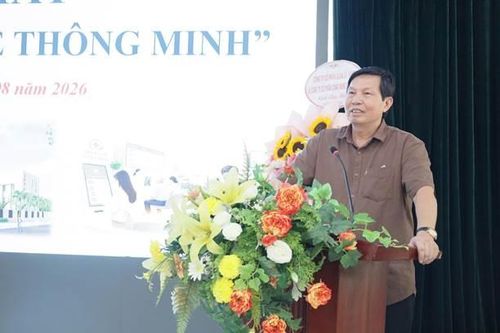  Đồng chí Trần Văn Chung - Phó Giám đốc Sở Y tế Hà Nội phát biểu tại Lễ ra mắt mô hình “Trạm Y tế thông minh”.