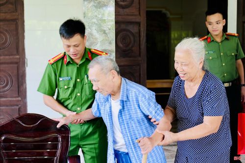 Công an xã Đức Đồng tạo được sự gắn kết với người dân trên địa bàn.