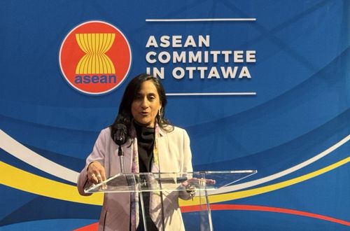 Bộ trưởng Ngoại giao Canada phát biểu tại sự kiện.