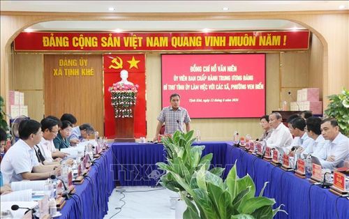 Ủy viên Trung ương Đảng, Bí thư Tỉnh ủy Hồ Văn Niên phát biểu tại Hội nghị.