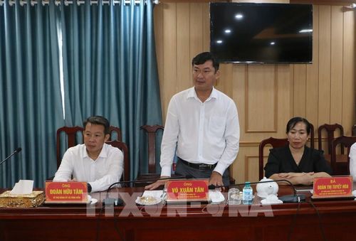 Ông Võ Xuân Tân, Chủ tịch Ủy ban Nhân dân xã Vĩnh Viễn, thành phố Cần Thơ cho biết địa phương có thế mạnh về sản xuất lúa, cây ăn trái, chăn nuôi và nuôi trồng thủy sản nhưng thường xuyên đối mặt với hạn hán, xâm nhập mặn, mưa lớn, dông lốc và ngập úng cục bộ. Ảnh: Duy Khương – TTXVN