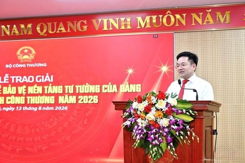Tổng Biên tập Báo Công Thương Nguyễn Văn Minh, thành viên Hội đồng giám khảo cuộc thi phát biểu tại sự kiện. Ảnh: Bộ Công Thương