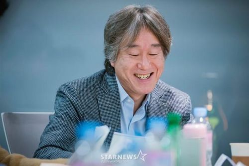 Ahn Pan Seok là đạo diễn của nhiều phim truyền hình nổi tiếng. (Ảnh Star News)