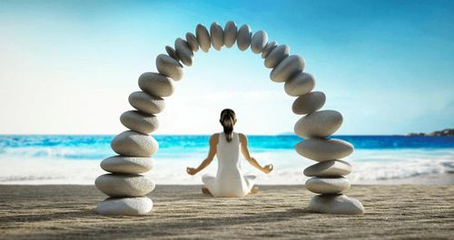 Ngày nay, mọi người càng quan tâm đến sức khỏe tinh thần. Ảnh minh họa tự thiết kế