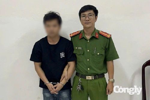 Đối tượng truy nã Nguyễn Huy Tèo bị bắt giữ tại Công an xã Đạ Huoai.