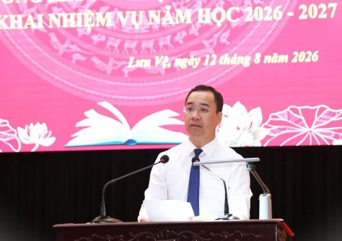 Chủ tịch UBND xã Lưu Vệ Đỗ Trí Hòa phát biểu khai mạc hội nghị.