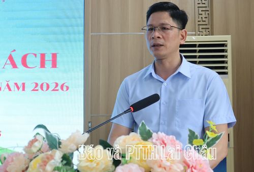 Đồng chí Nguyễn Chiến Hữu - Giám đốc Thư viện tỉnh phát biểu tại buổi lễ.