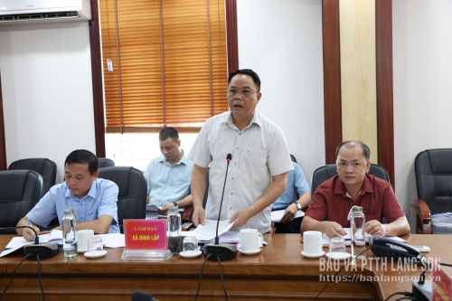 Lãnh đạo HĐND xã Đình Lập báo cáo các nội dung tại buổi làm việc
