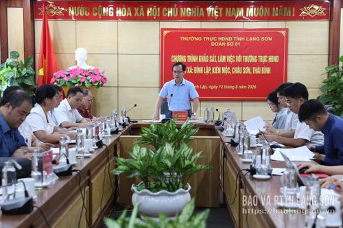 Đồng chí Vũ Quang Hưng, Trưởng Ban Pháp chế HĐND tỉnh, Trưởng Đoàn khảo sát phát biểu kết luận buổi làm việc