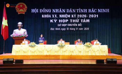 Chủ tọa kỳ họp. Ảnh: An Nhiên