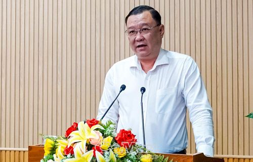 Giám đốc Sở Tài chính Huỳnh Công Quân báo cáo tình hình kinh tế - xã hội tháng 7/2026.