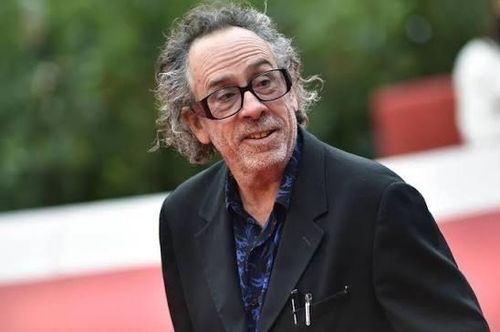 Với phong cách gothic đặc trưng, Tim Burton vẫn tạo ra khoảng 4,9 tỷ USD doanh thu phòng vé.