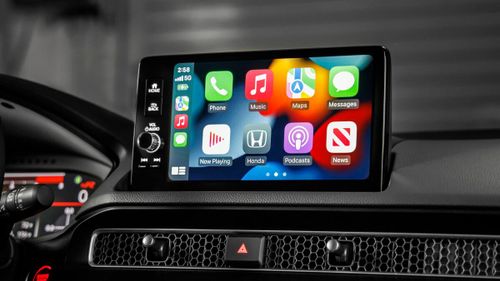 CarPlay không dây hay có dây đều chung tính năng, cách dùng ứng dụng trên xe.