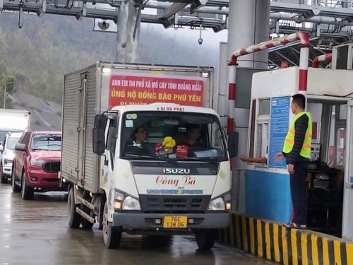 Chính sách miễn, giảm phí sử dụng dịch vụ qua các trạm BOT là một chính sách nhân văn nhưng cần được thi hành đúng. Ảnh: Lê Lâm