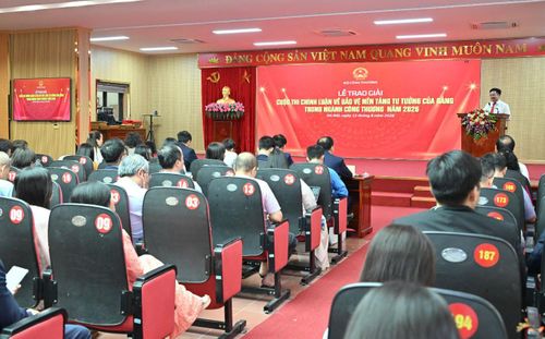 Toàn cảnh lễ trao giải. Ảnh: Cấn Dũng