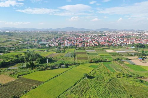 Thành phố Hà Nội đang tiếp tục rà soát, xử lý các dự án sử dụng đất chậm triển khai, kiên quyết thu hồi đối với những dự án không còn đủ điều kiện thực hiện. Ảnh: Phạm Hùng