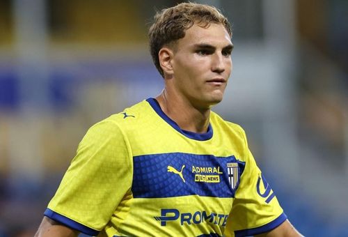 Fiorentina chi 20 triệu euro để chiêu mộ Mateo Pellegrino từ Parma. Tiền đạo 24 tuổi đã ghi 12 bàn sau 39 lần ra sân ở mùa trước.