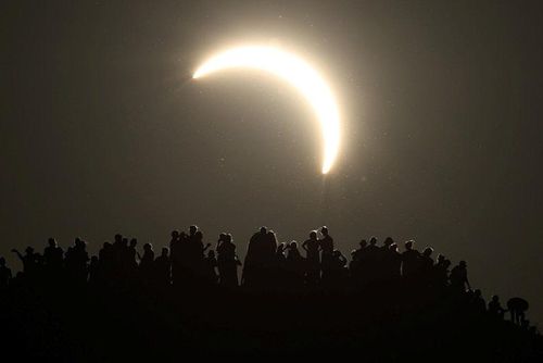  Theo NASA, hiện tượng này sẽ lặp lại sau khoảng một năm. Vào ngày 2/8/2027, nhật thực toàn phần sẽ có thể được quan sát tại miền nam Tây Ban Nha, Bắc Phi (gồm Morocco, Algeria, Tunisia, Libya và Ai Cập), Saudi Arabia và Yemen. Cũng trong ngày hôm đó, nhật thực một phần sẽ xuất hiện tại phần lớn châu Âu, một vùng rộng lớn ở châu Phi, Trung Đông, Đông Nam Á, miền đông Canada và một số khu vực của bang Maine, Mỹ. 