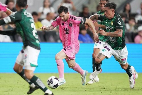 Messi trở lại thi đấu cho Inter Miami trong hoàn cảnh đặc biệt, khiến Casemiro phải lên tiếng ngợi ca.