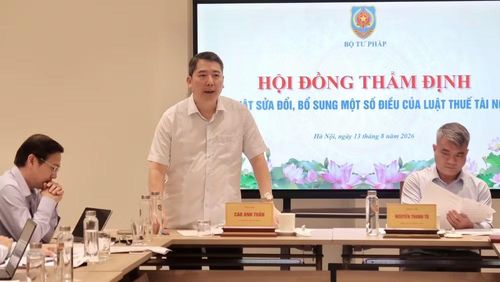 Thứ trưởng Tài chính Cao Anh Tuấn tại cuộc thẩm định. (Ảnh: SONG AN)