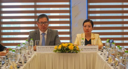 Chủ trì tọa đàm. Ảnh: XUÂN QUỲNH