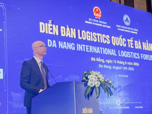  Ông Trần Thanh Hải, Phó Cục trưởng Cục Xuất nhập khẩu (Bộ Công Thương) chia sẻ tại diễn đàn. Ảnh: XUÂN QUỲNH 
