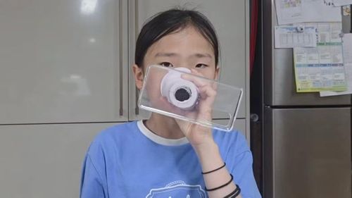 Phần GripTok được thiết kế để mở ra và đưa lên vùng mũi, miệng trong quá trình sơ tán khỏi khu vực có khói.