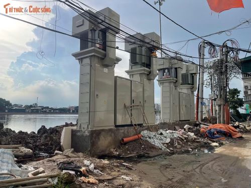 Hệ thống trạm biến áp phục vụ dự án đã được lắp đặt. Đây là một trong những hạng mục kỹ thuật được hoàn thiện sớm để phục vụ công trình trong quá trình vận hành.