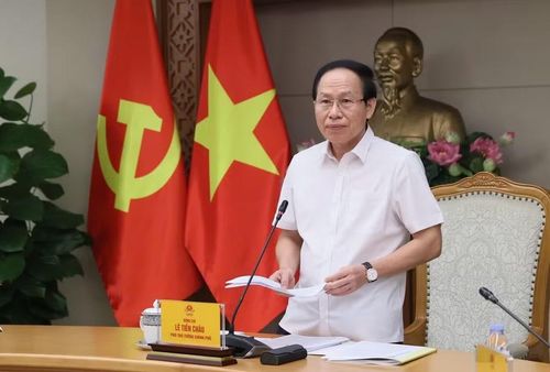 Phó Thủ tướng Lê Tiến Châu chủ trì cuộc họp với Bộ Giáo dục và Đào tạo về công tác chuyển đổi số. Ảnh: chinhphu.vn/Thu Sa