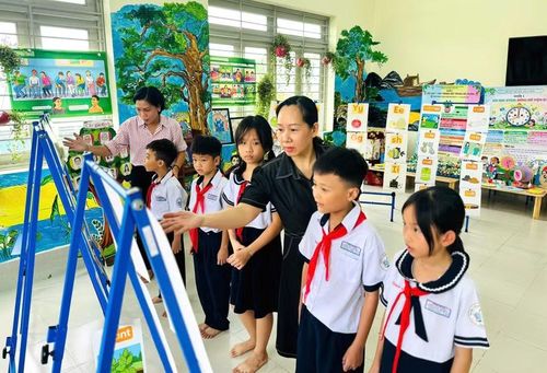 Hoạt động học tập của học sinh Trường Tiểu học Thuận Kiều (phường Đông Hưng Thuận, TPHCM).